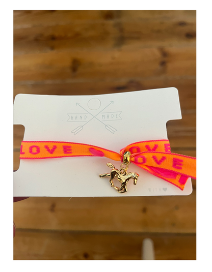 LOVE Webarmband mit vergoldetem Anhänger PFERD
